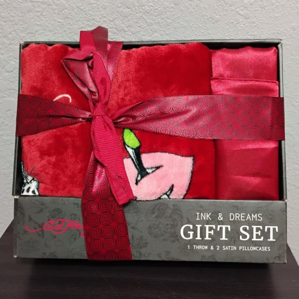 Ed Hardy Ink & Dreams 3pk Throw And Pillowcase Gift Set NIB